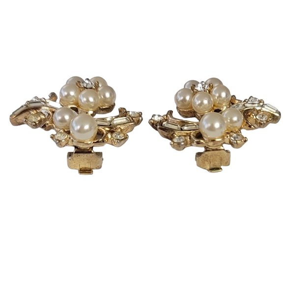 Trifari Vintage Gold Tone Faux Pearl Clear Baguette Rhinestone Clip Earrings E08 - Picture 3 of 12